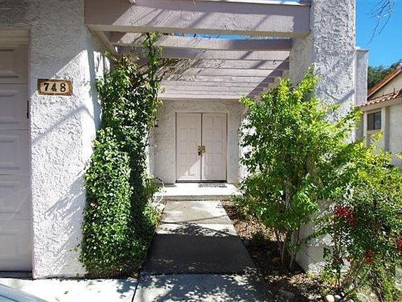 3rd image of 748 Valley Dr