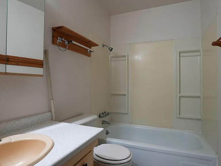 4440 S Poplar St #307 — Photo 6