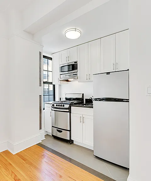 52 Clark St #6R — Photo 3