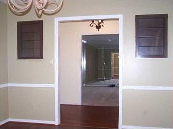 5th image of 753 Woodbine Dr
