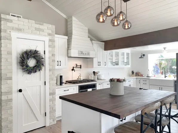 8502 Sandy Hook Dr, Huntington Beach, CA 92646