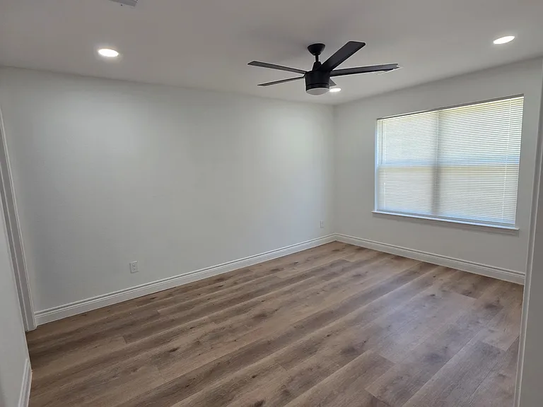 105 N Creek Dr #A/B — Photo 16