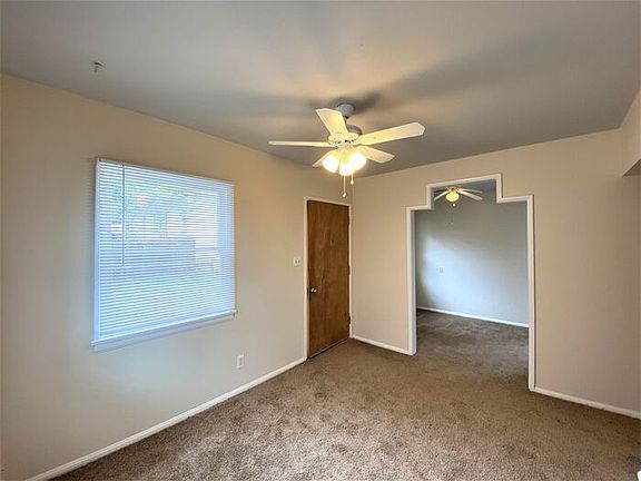 3rd image of 4127 Poplar St