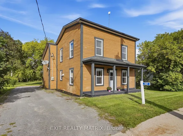 1187 Labrosse St, East Hawkesbury, ON K0B 1P0