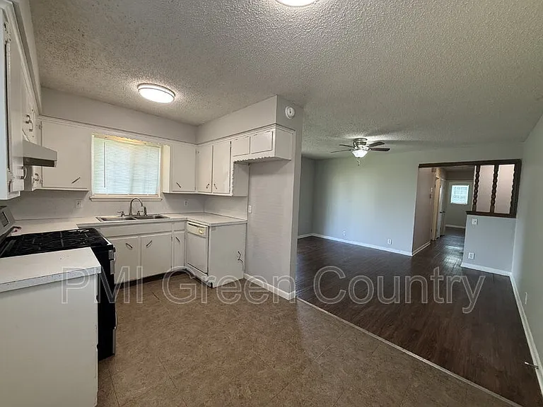 4805 Bermuda Cir — Photo 6
