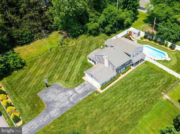 943 E Township Line Rd, Blue Bell, PA 19422