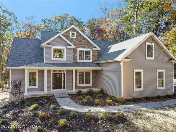 116 Devonshire Dr, Cresco, PA 18326