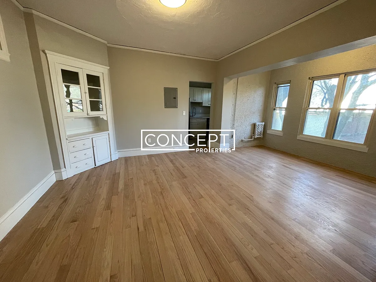 Building Photo - 19A Agassiz St #32