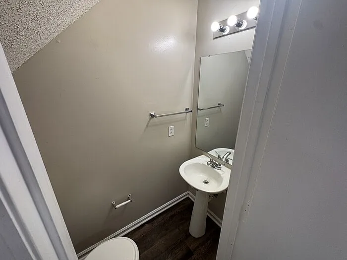 2910 Faversham Pl — Photo 9
