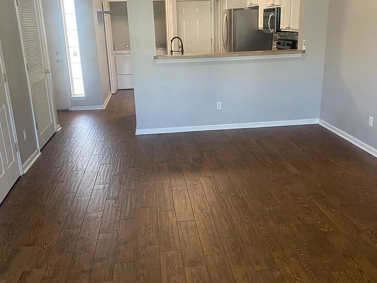 712 Middle Branch Way — Photo 5