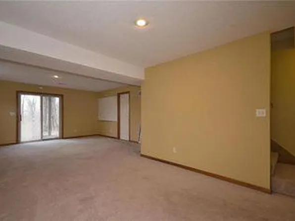 1857 Chickadee Dr, Liberty, MO 64068