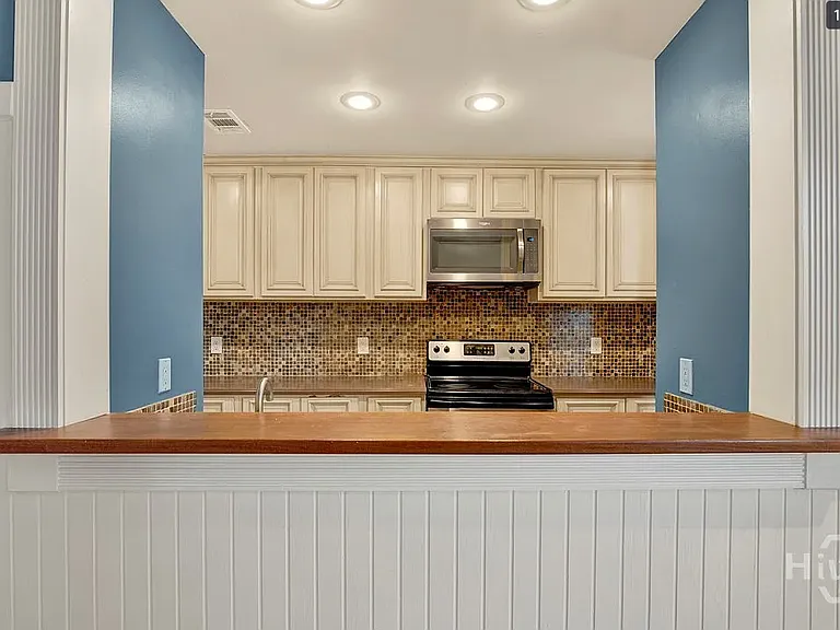 101 W Oglethorpe Ave #307 — Photo 3