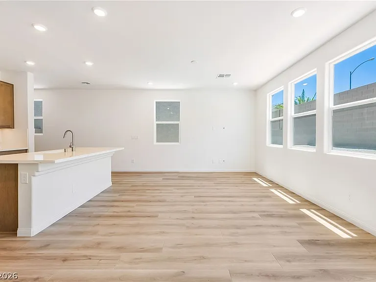 9243 Broome Ct — Photo 6