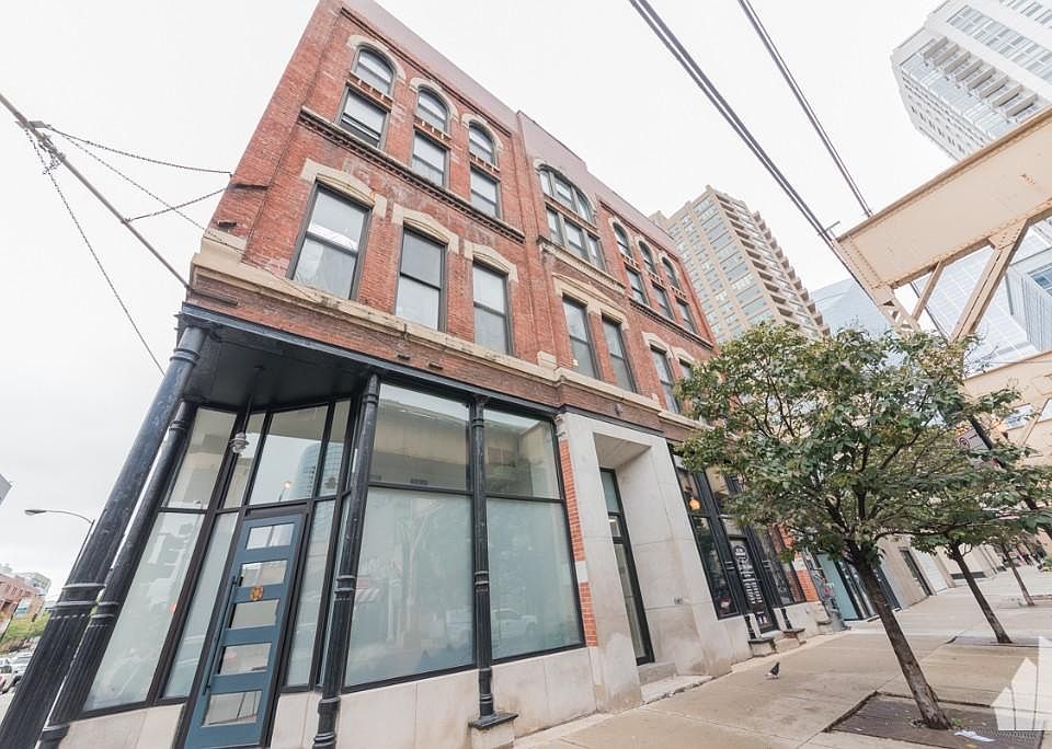 1st image of 600 W Lake St #404