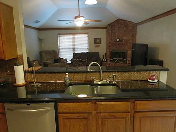 5th image of 909 Sennybridge Ct