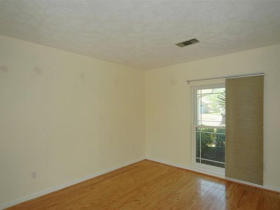 3rd image of 1110 Sandpiper Dr