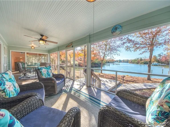 60 Waterford Dr, Urbanna, VA 23175