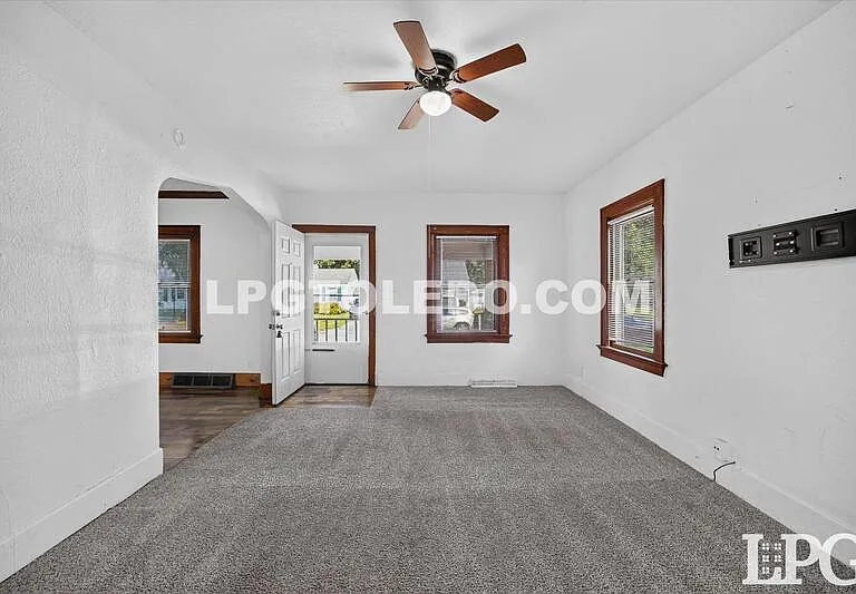 414 Bender Dr — Photo 5