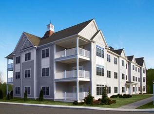 1 Stillwater Cir #22, Brookfield, CT 06804