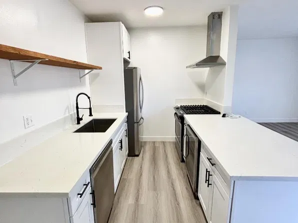 160 N Holliston Ave #6, Pasadena, CA 91106