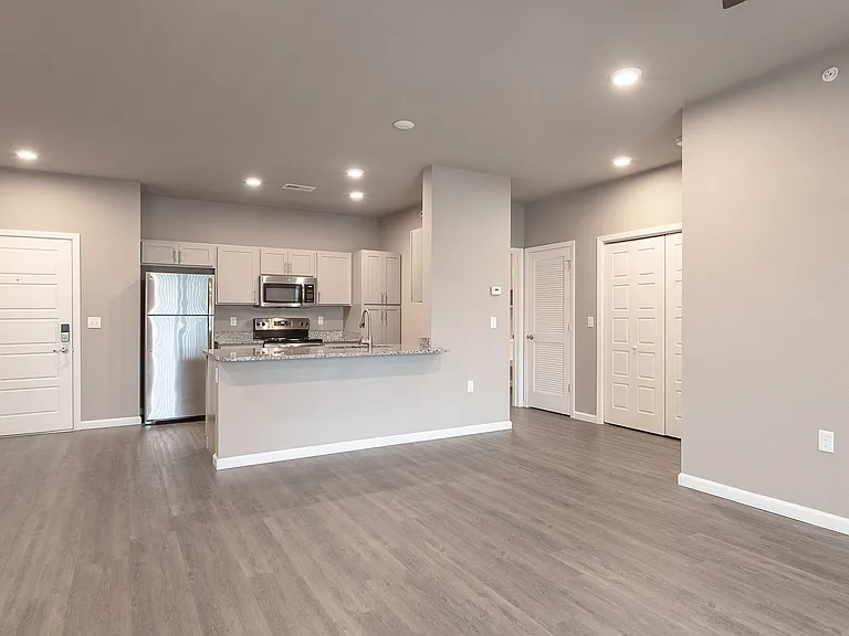 Coryell Commons — Photo 114