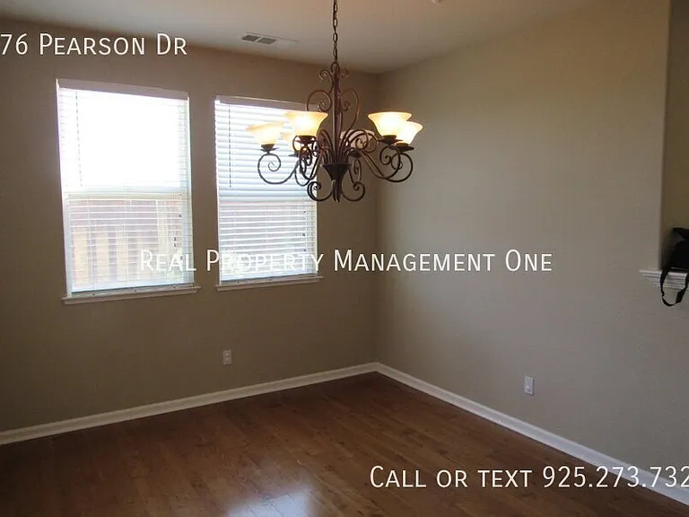 576 Pearson Dr — Photo 8