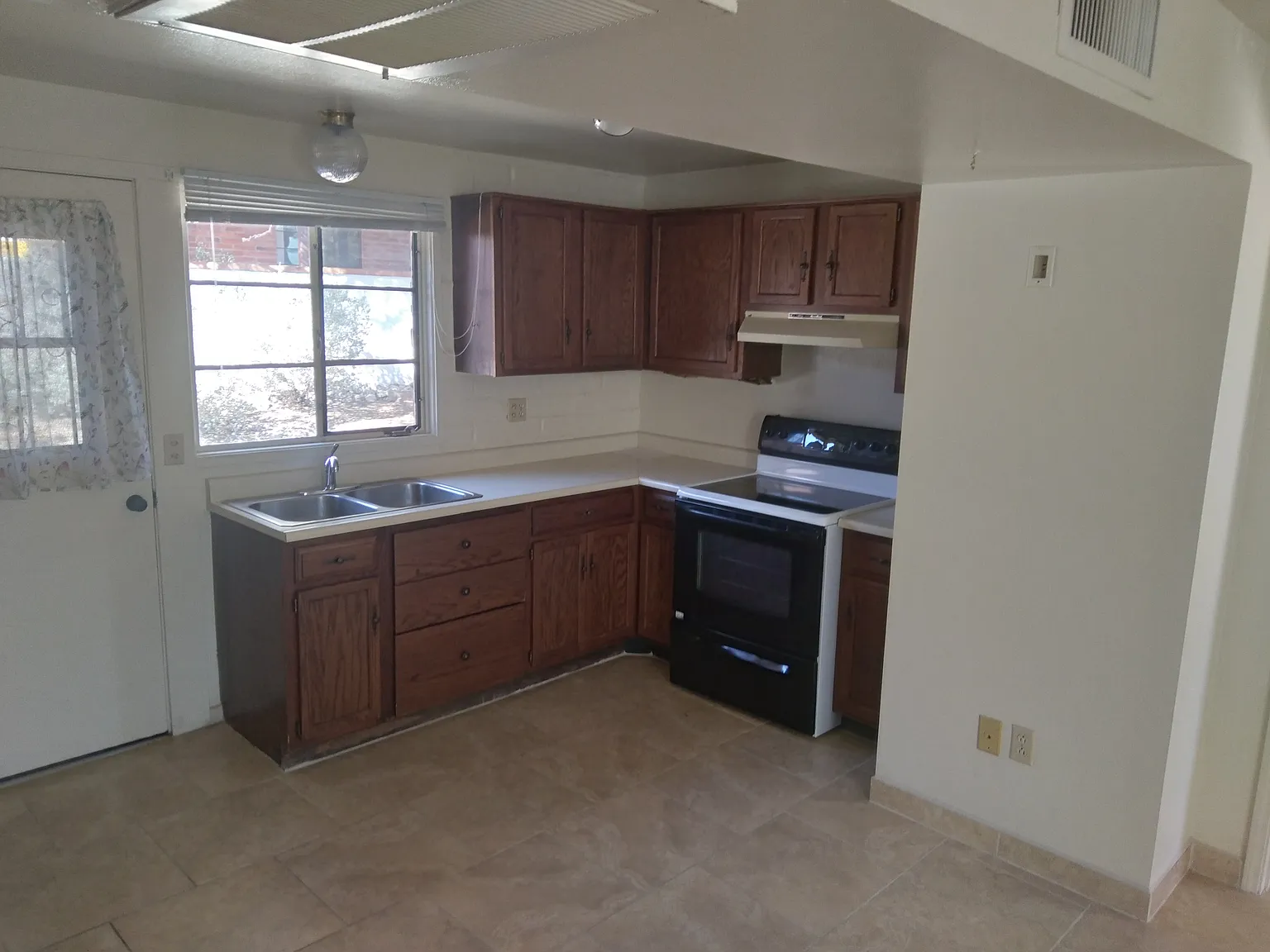 1 bed, 588 sqft, $950 — Photo 3