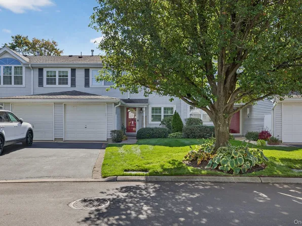 21 Indian Trace, Kings Park, NY 11754