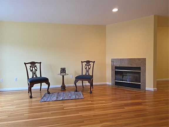 5th image of 203 Dean Ridge Ct