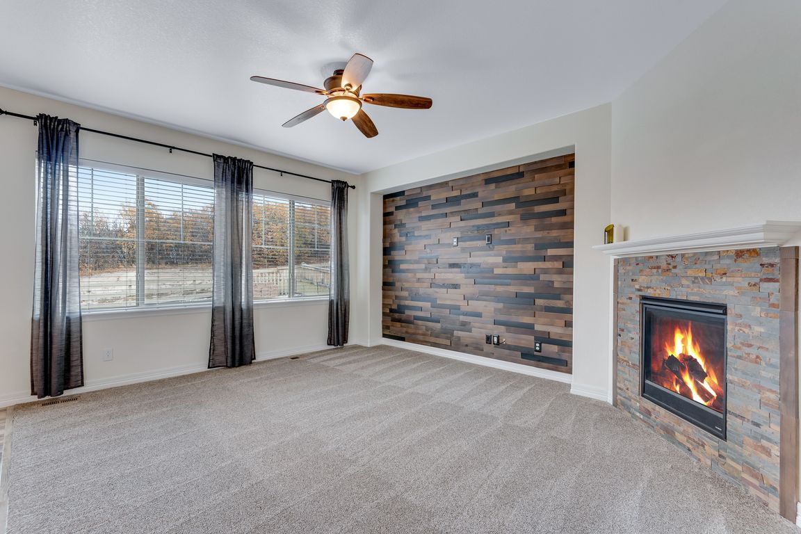 next background image