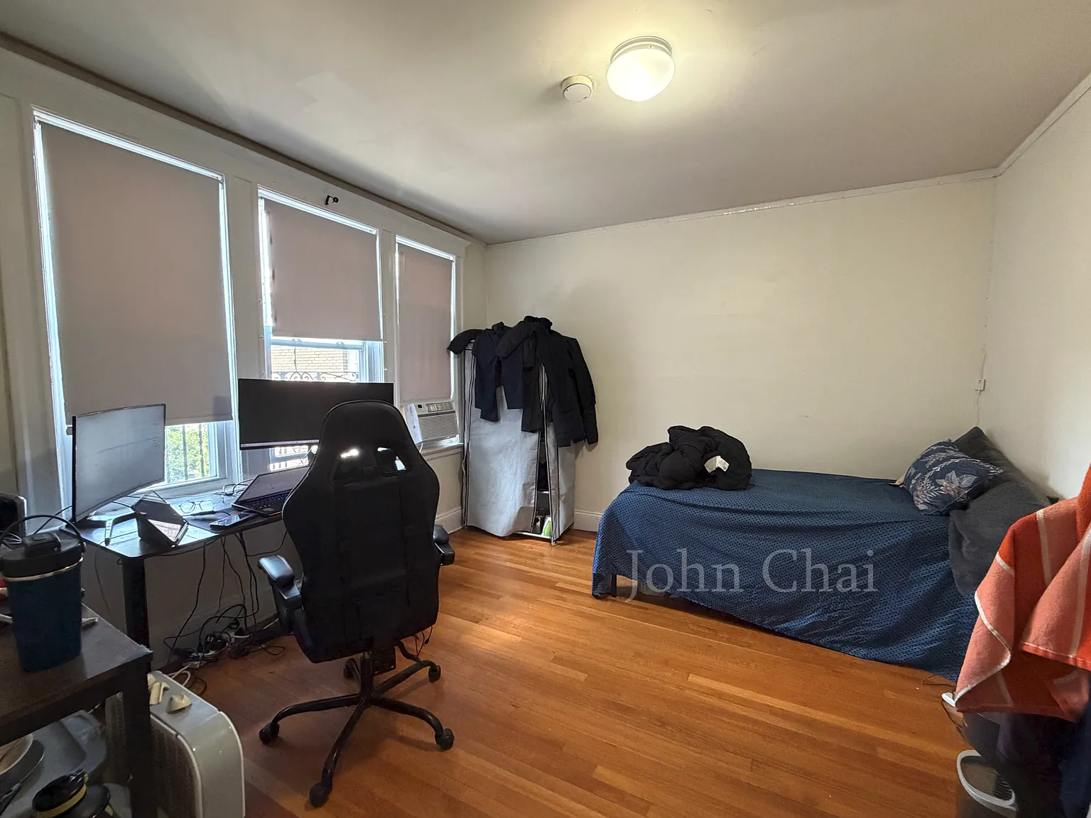 3 bed, 900 sqft, $2,945 — Photo 1