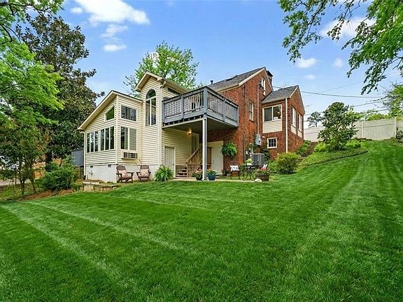 3rd image of 601 Ridgewood Ave