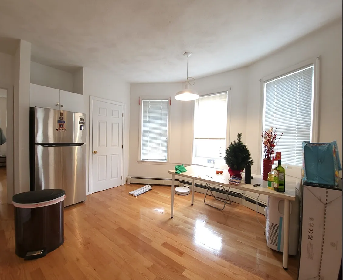 3 bed, 1.0 bath, 1100 sqft, $2,950 — Photo 3