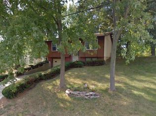 400 Sycamore St, Highland, IL 62249