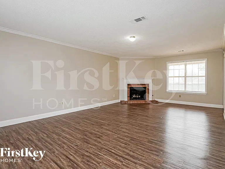 9689 Kingsridge Dr — Photo 3