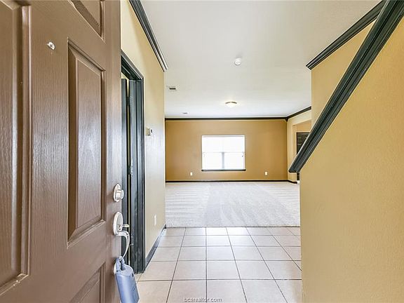 4th image of 16119 Appleyard Ln
