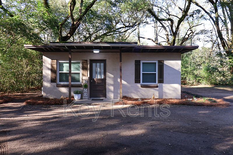 1st image of 9759 Cove Ave