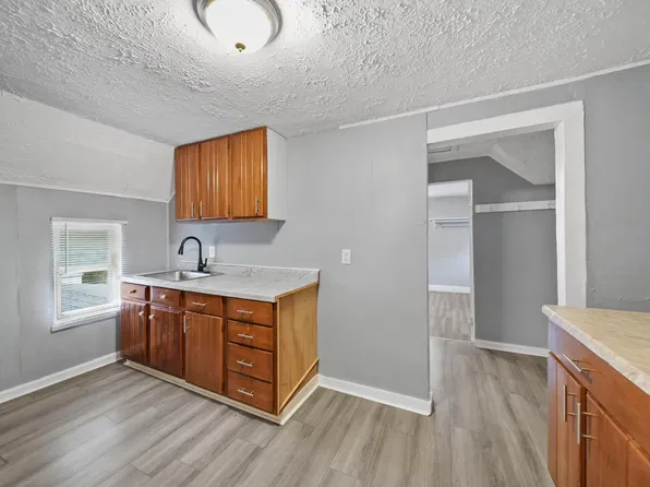 930 Cleveland St #2, Lansing, MI 48906