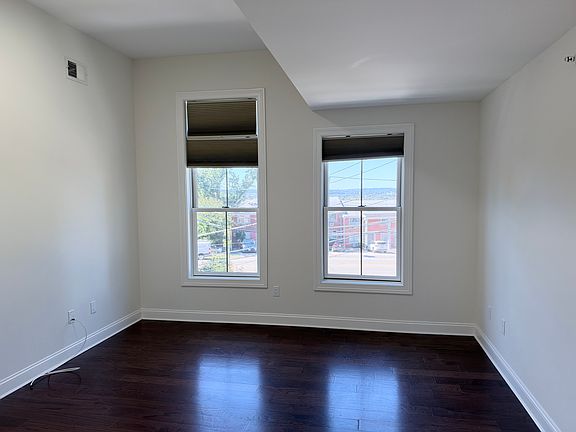 5th image of 1018 Morningside Ln #B