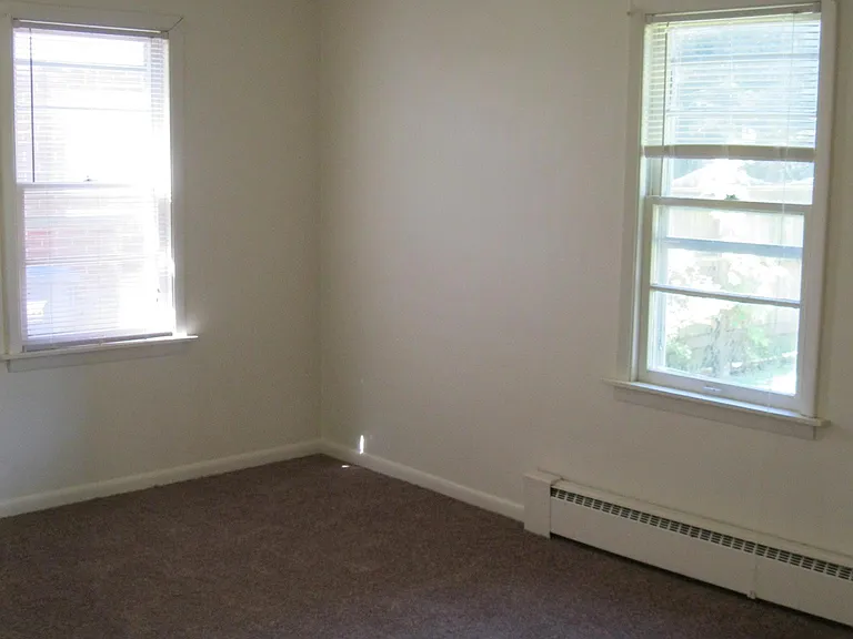 1417 Rose Dr — Photo 16