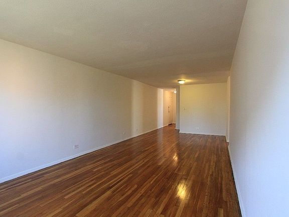 3rd image of 10101 67th Dr APT 4D