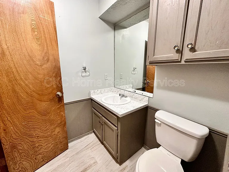 8712 Rayburn Ave — Photo 20