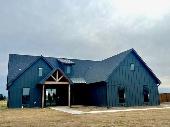 6534 Old Clarksville Rd, Paris, TX 75462