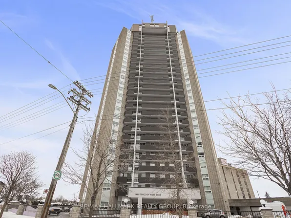 1380 Prince Of Wales Dr #109, Ottawa, ON K2C 3N5