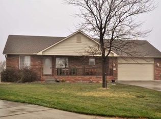 826 E Streamside Ln, Clearwater, KS 67026