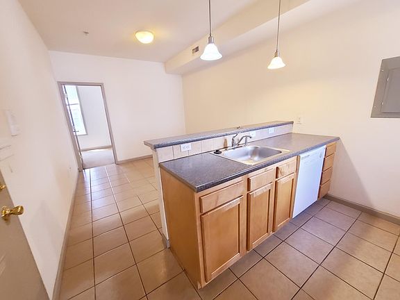 4th image of 1607 W Oxford St APT 3