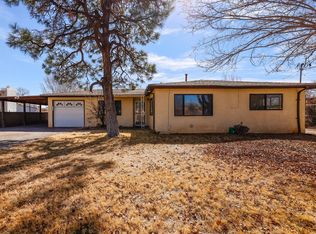 592 El Pueblo Rd NW, Los Ranchos De Albuquerque, NM 87114