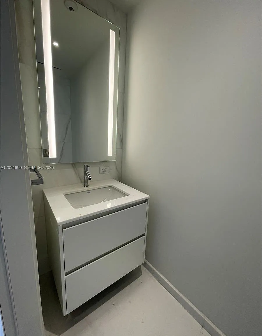 Aston Martin Residences — Photo 4