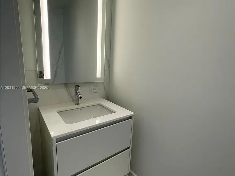 300 Biscayne Boulevard Way #2008 — Photo 4