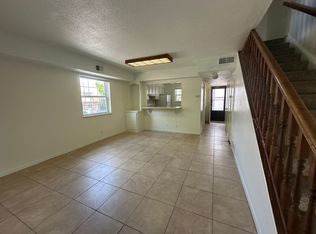208 21st Avenue Pl, Coralville, IA 52241